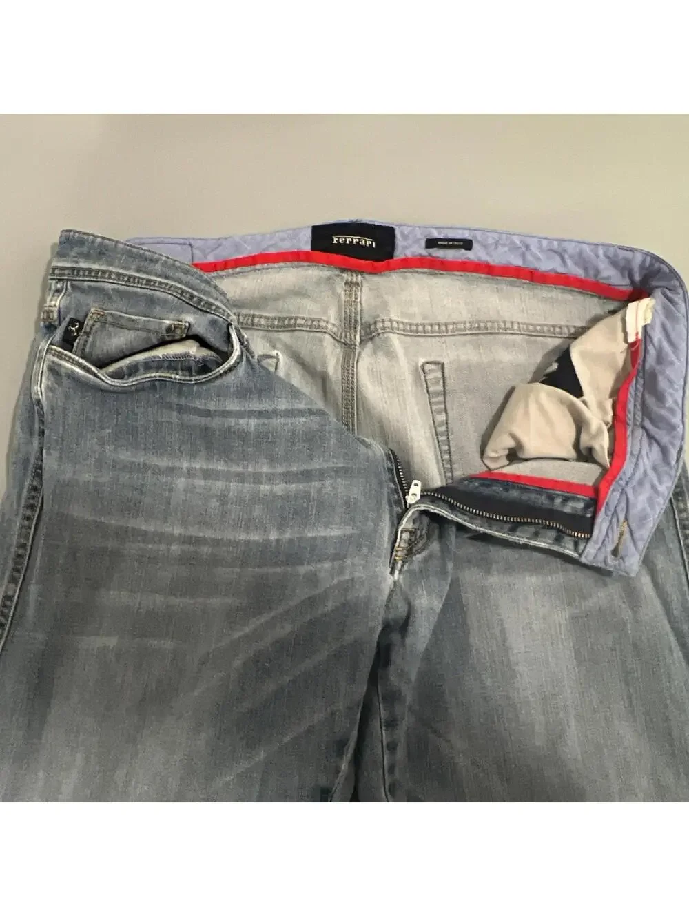 Ferrari Men's Light Wash Distressed Blue Jeans SIZE 35X33 $1,195